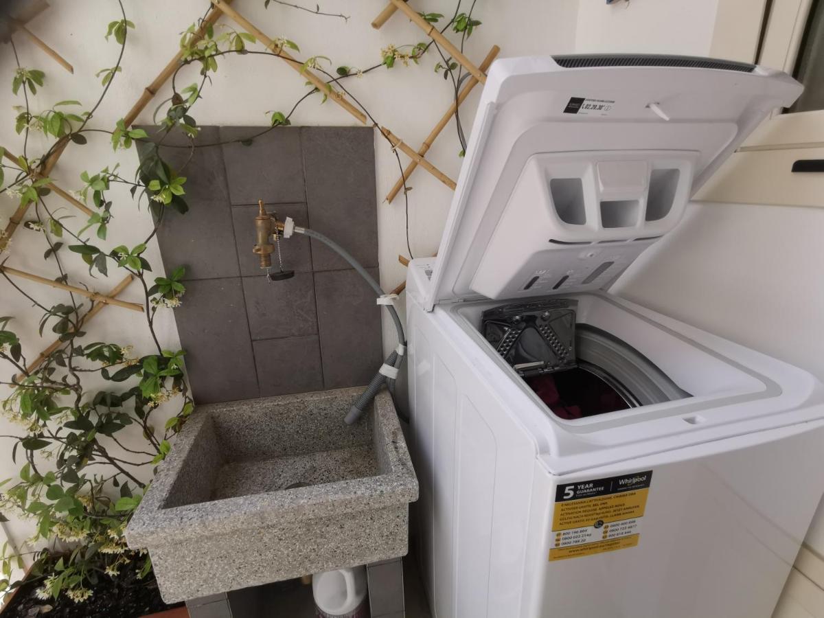 Hotel Kosié - il comfort di classe con due matrimoniali e due bagni indipendenti Palermo Exterior foto