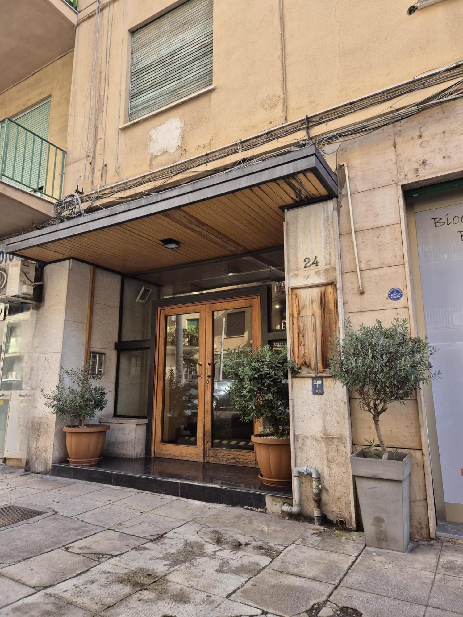 Hotel Kosié - il comfort di classe con due matrimoniali e due bagni indipendenti Palermo Exterior foto